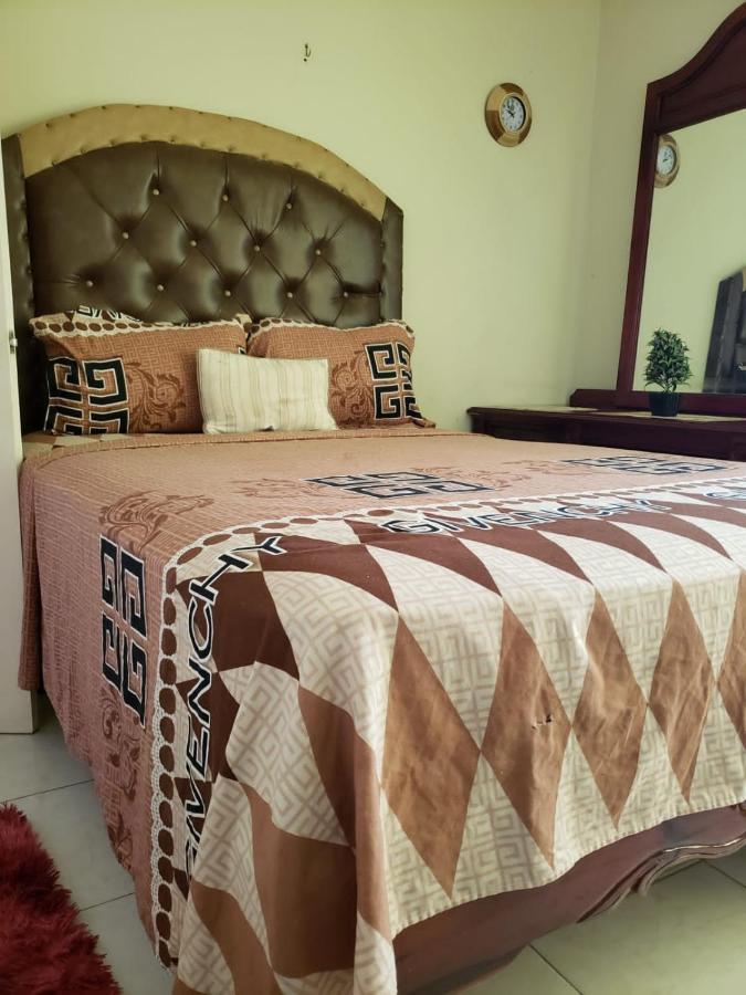 #1 Jacaranda Vacation Home Spanish Town Eksteriør bilde